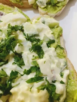 Creamy Avocado and Egg Toast